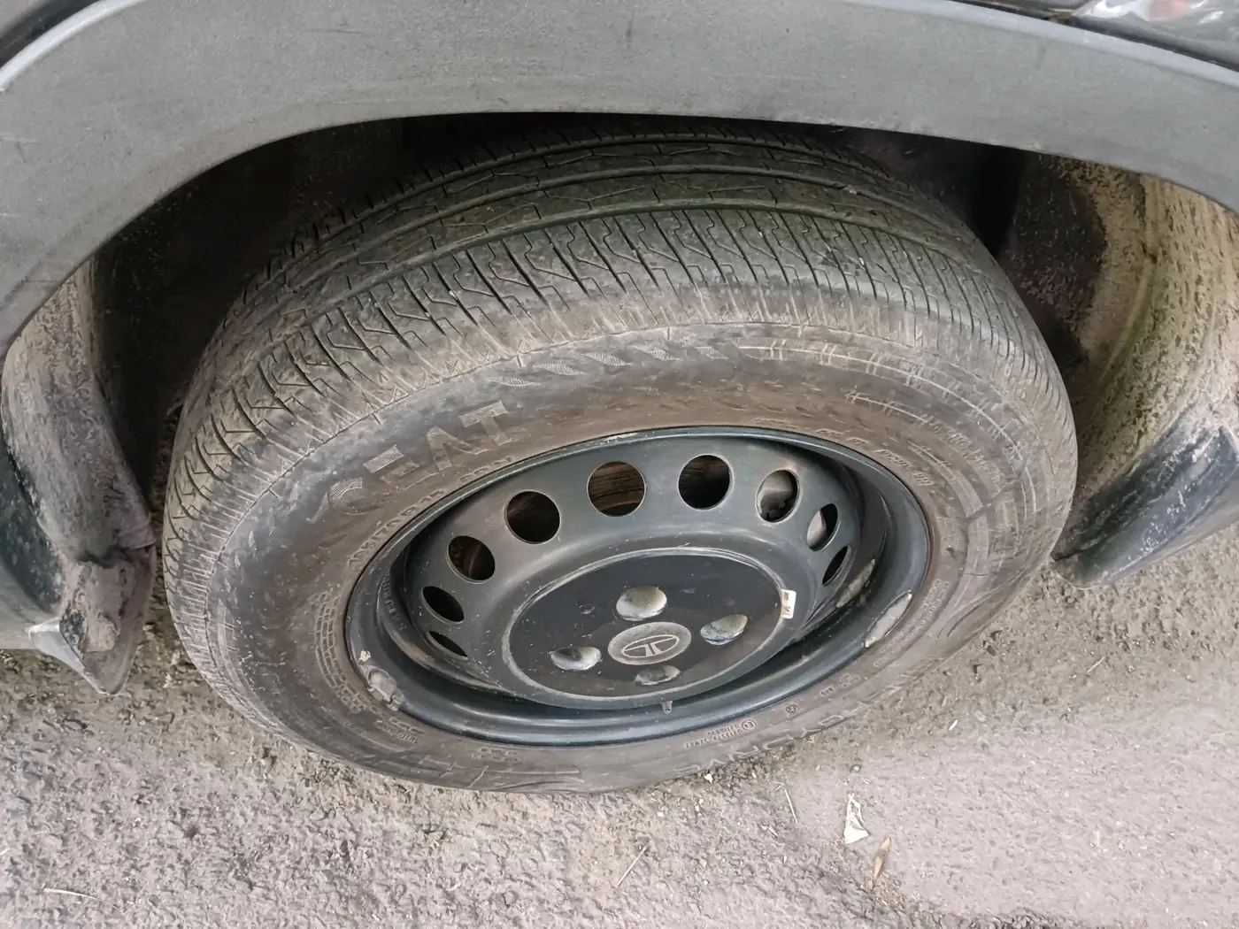 2024 Tata PUNCH PURE MT CNG, CNG, Manual, 16,711 km, tyre