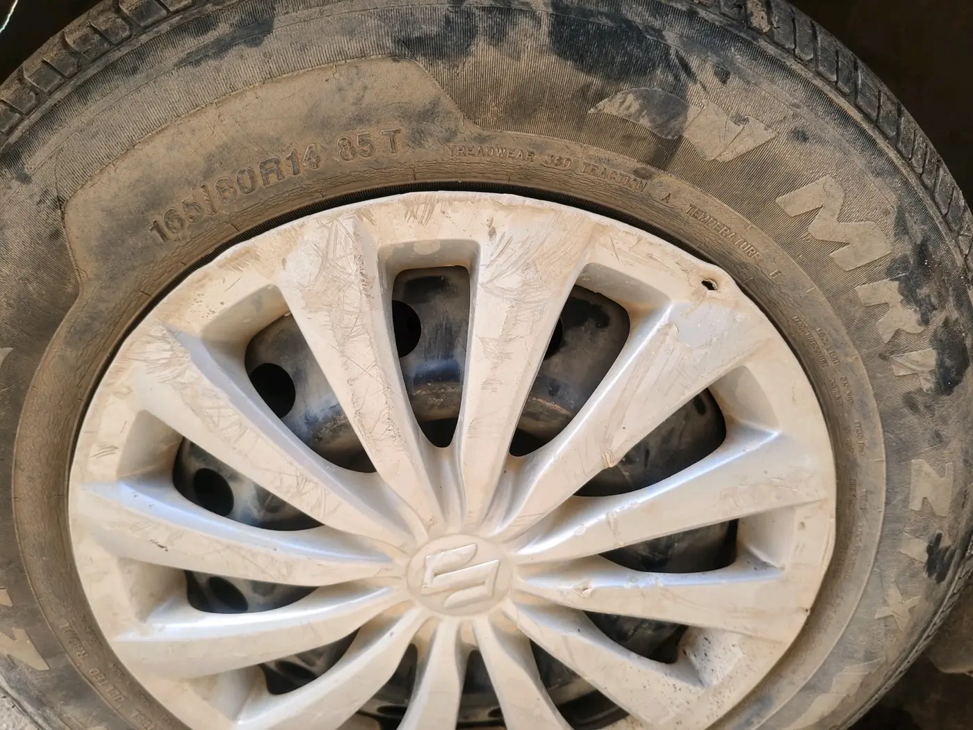 2015 Maruti Swift Dzire VDI, Diesel, Manual, 1,47,330 km, tyre