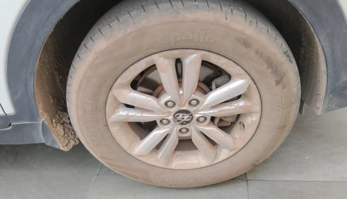 2017 Hyundai Creta SX PLUS 1.6 PETROL, Petrol, Manual, 69,975 km, tyre