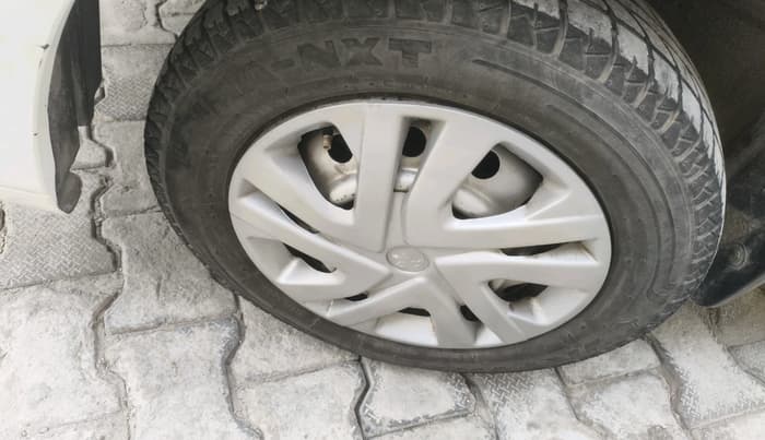 2012 Maruti Wagon R 1.0 LXI CNG, CNG, Manual, 44,121 km, tyre