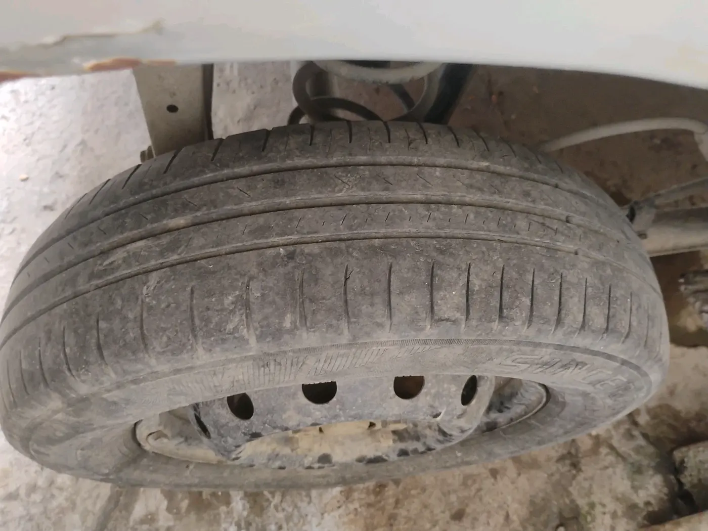 2012 Maruti Alto 800 LXI, CNG, Manual, 1,62,000 km, tyre