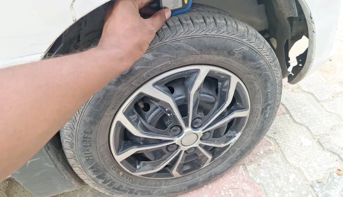 2013 Maruti Alto 800 LXI, Petrol, Manual, 53,254 km, tyre