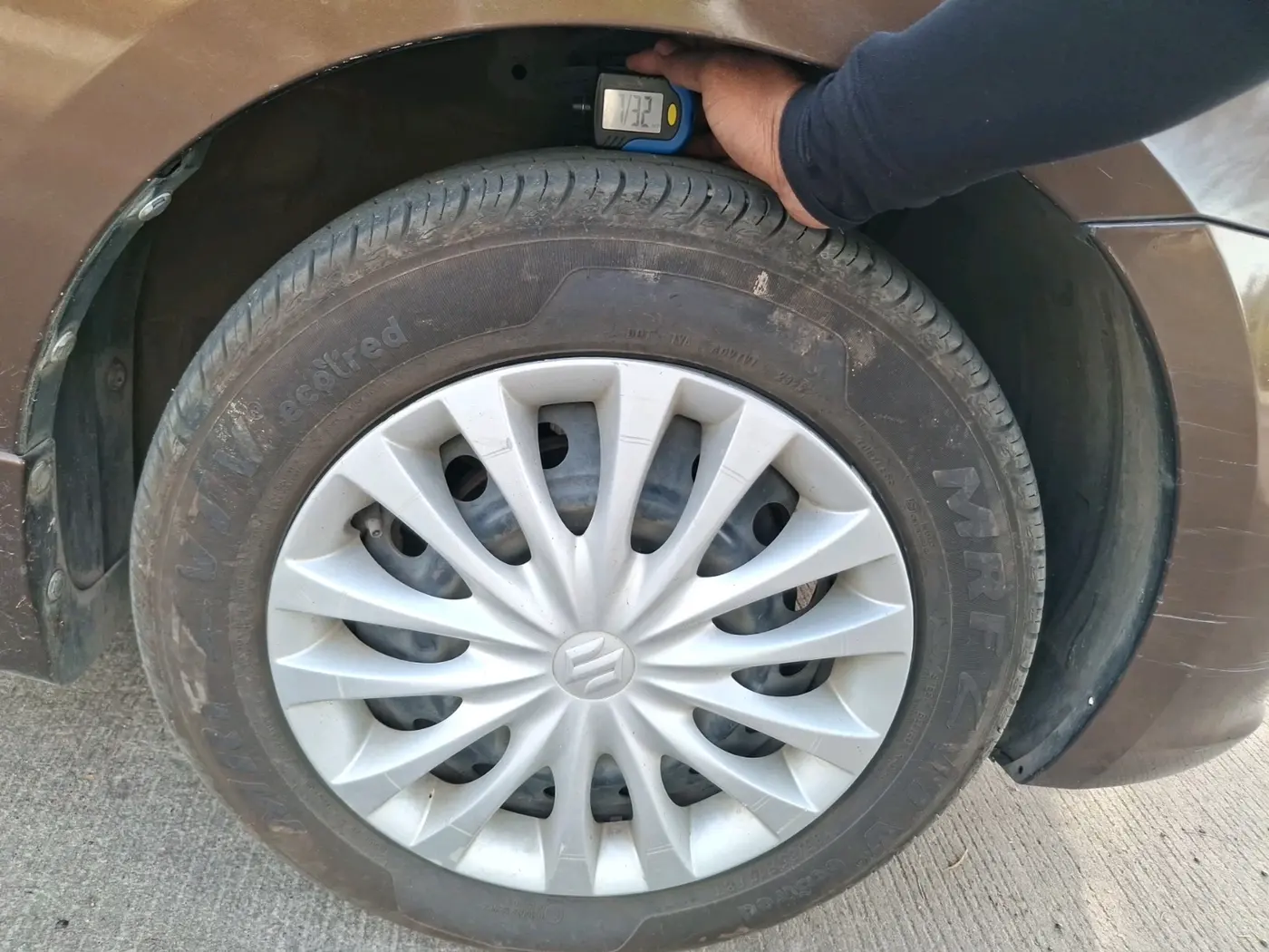 2015 Maruti Ciaz VXI+, Petrol, Manual, 91,700 km, tyre
