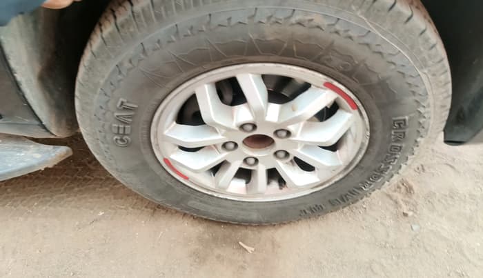 2016 Mahindra TUV300 T8 AMT, Diesel, Automatic, 81,268 km, tyre
