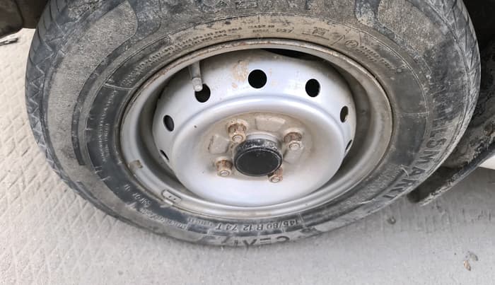 2011 Maruti Alto LXI CNG, CNG, Manual, 1,50,253 km, tyre