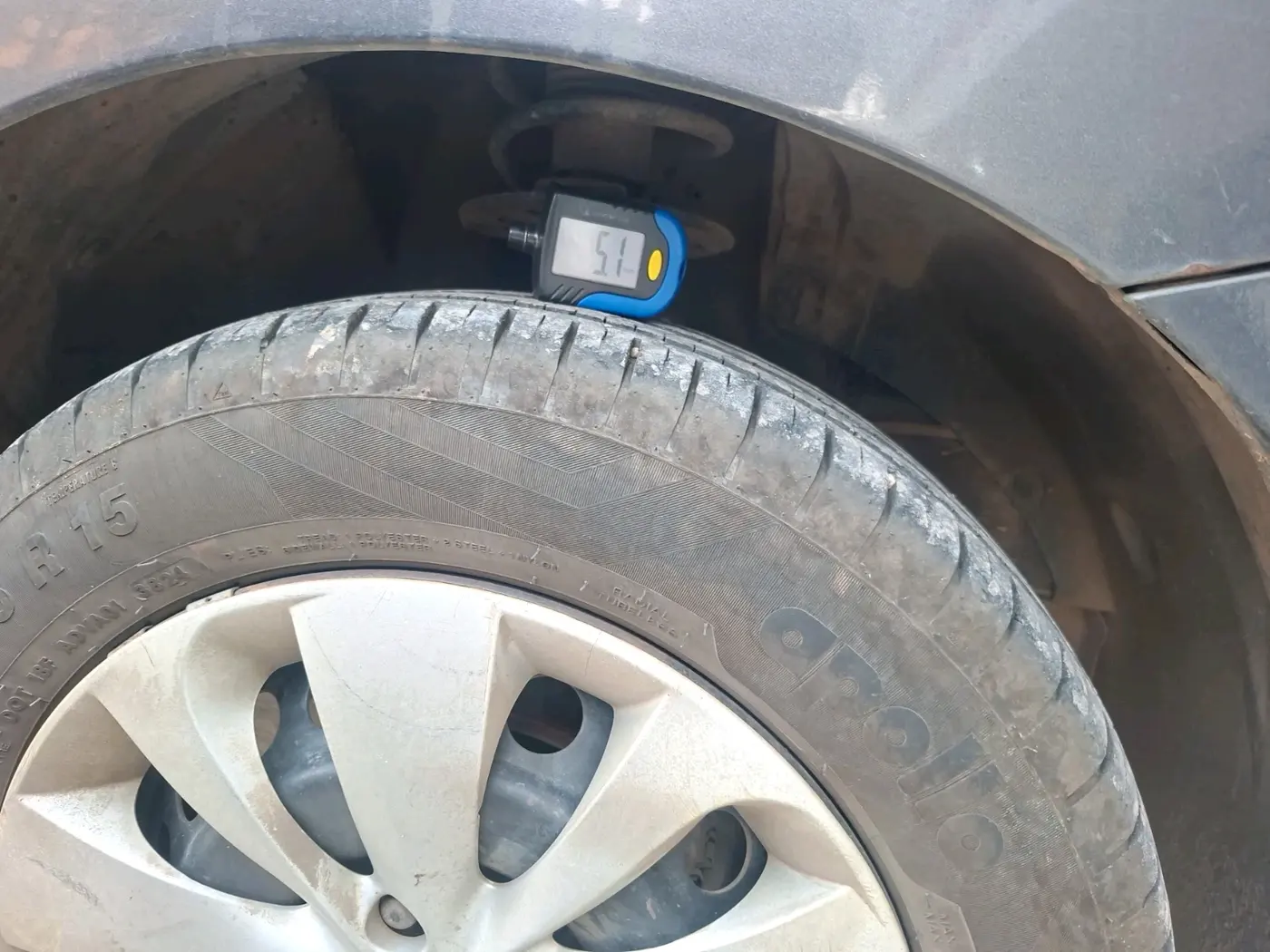 2015 Maruti Baleno DELTA DIESEL 1.3, Diesel, Manual, 2,11,384 km, tyre