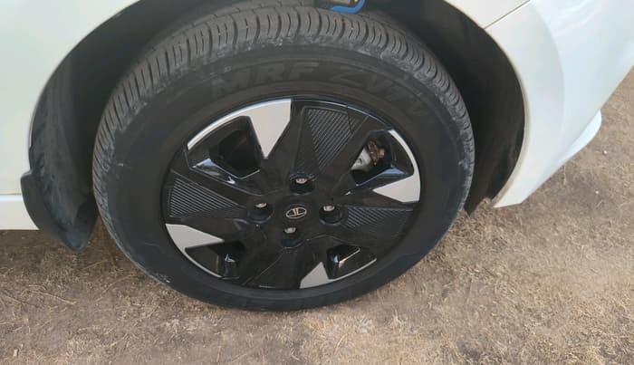 2025 Tata Tiago XT PETROL, Petrol, Manual, 7,428 km, tyre