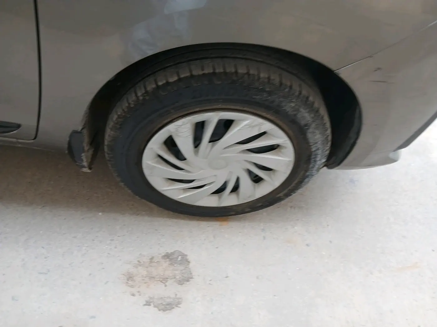 2024 Maruti Ertiga   VXI (O) CNG, CNG, Manual, 25,996 km, tyre