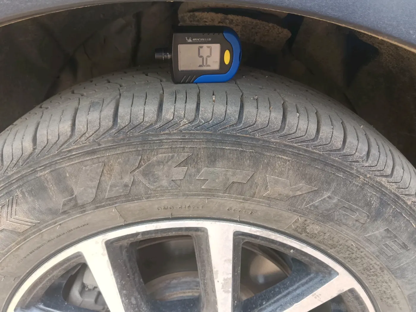 2022 Mahindra XUV300 W4 1.2 PETROL, Petrol, Manual, 88,709 km, tyre