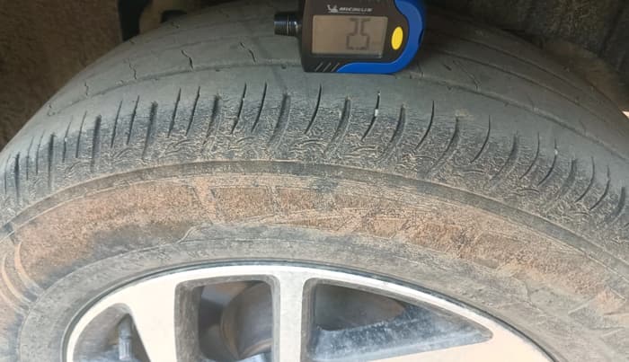 2022 Mahindra XUV300 W4 1.2 PETROL, Petrol, Manual, 88,709 km, tyre