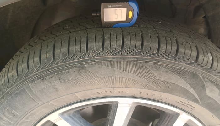 2022 Mahindra XUV300 W4 1.2 PETROL, Petrol, Manual, 88,709 km, tyre