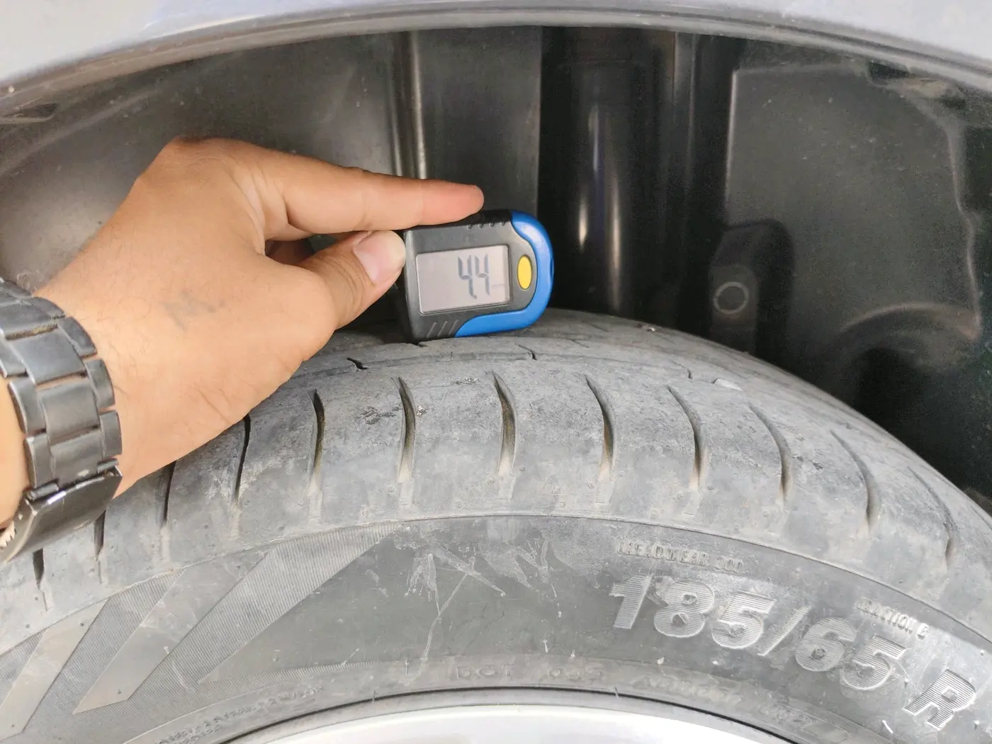 2017 Maruti Ertiga VXI, CNG, Manual, 1,17,270 km, tyre
