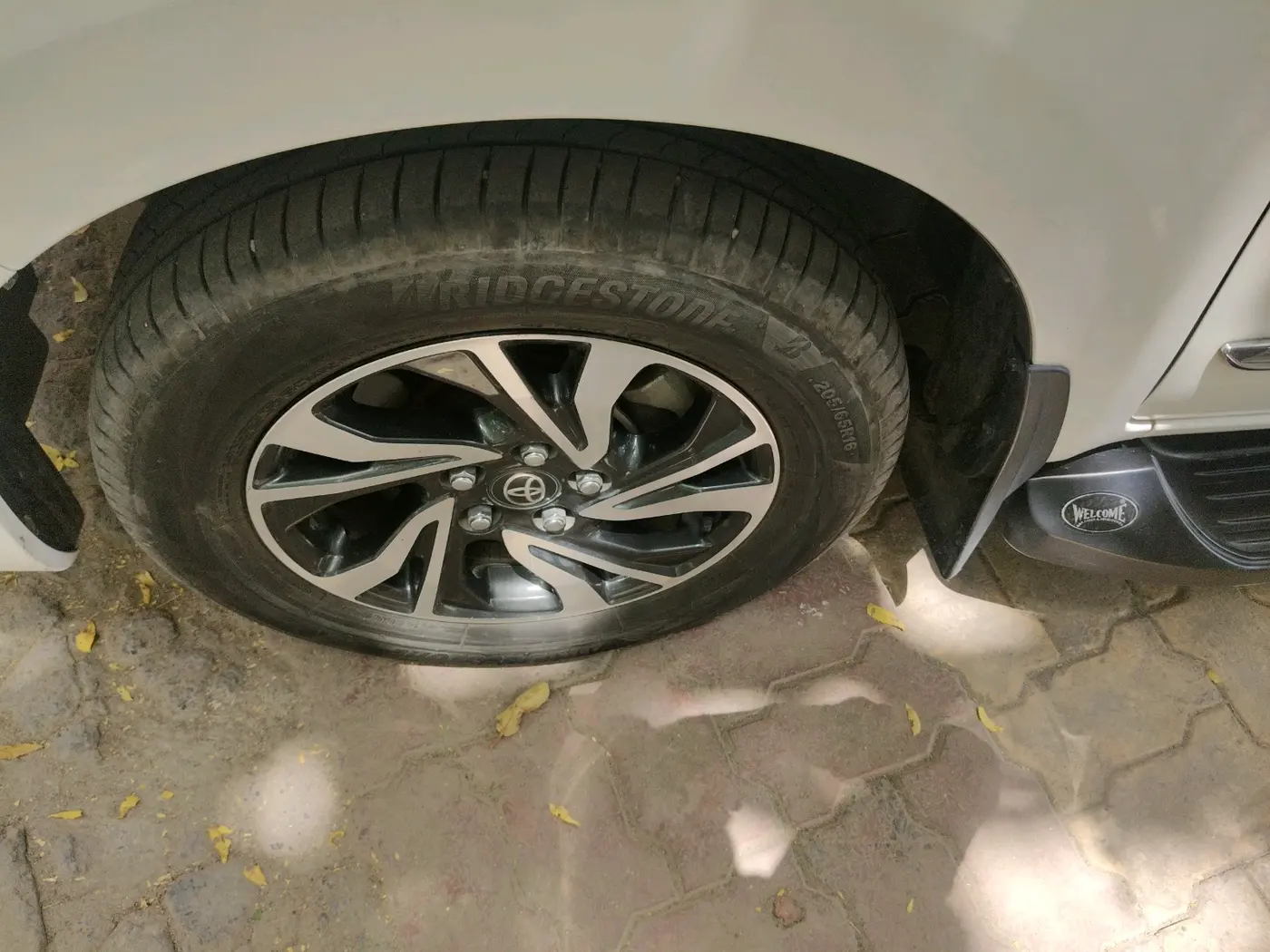 2024 Toyota Innova Crysta GX Plus 7 STR , Diesel, Manual, 88,433 km, tyre