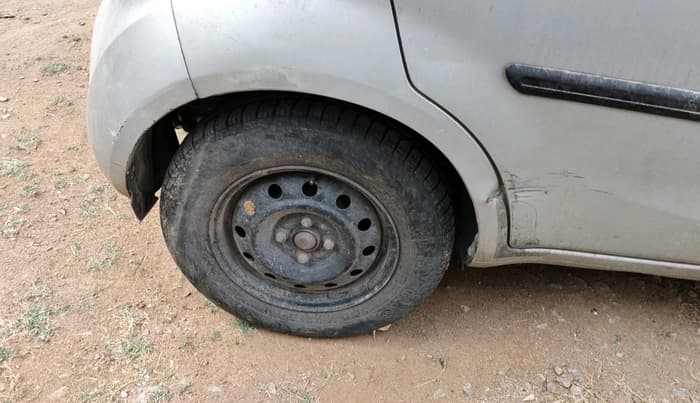 2011 Maruti Ritz VDI, Diesel, Manual, 1,71,266 km, tyre
