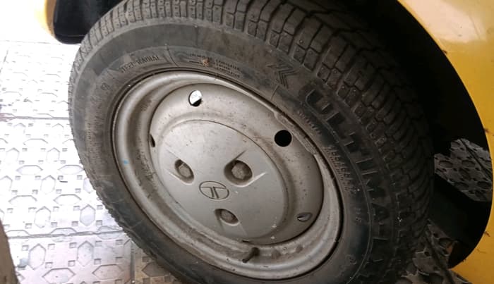 2011 Tata Nano LX, Petrol, Manual, 35,000 km, tyre