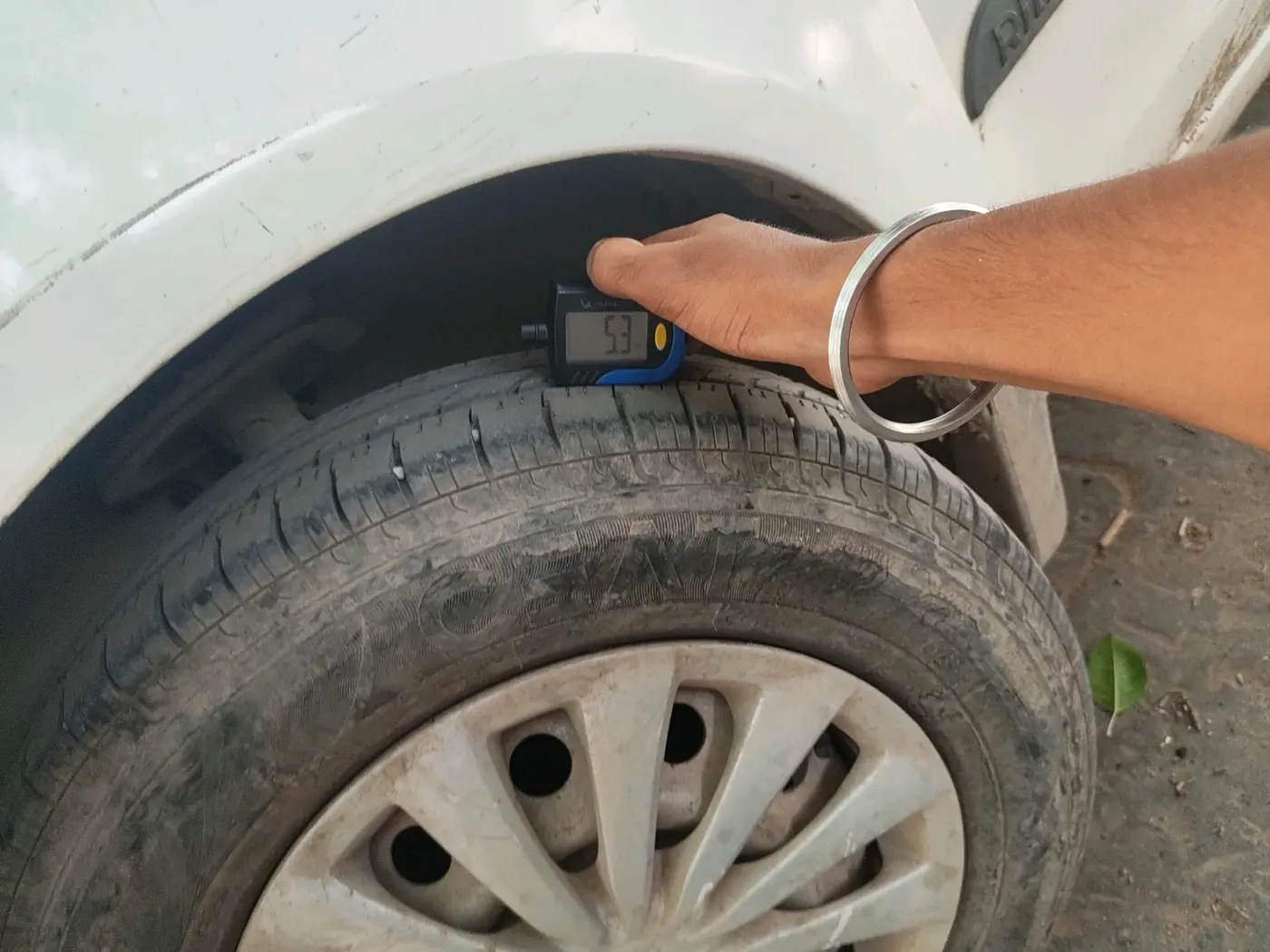 2013 Maruti Ritz LXI, CNG, Manual, 90,208 km, tyre