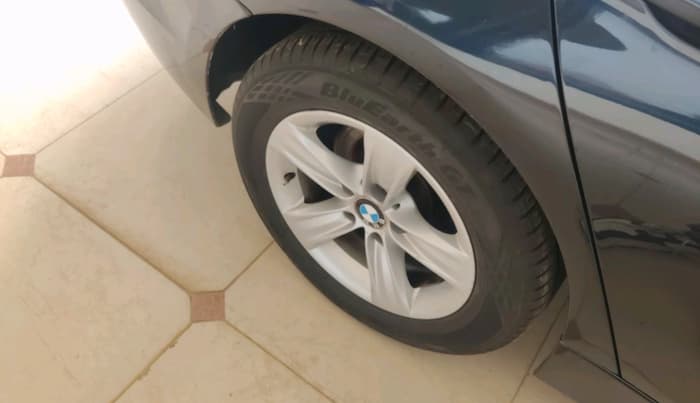 2013 BMW 3 Series 320d, Diesel, Automatic, 1,07,050 km, tyre