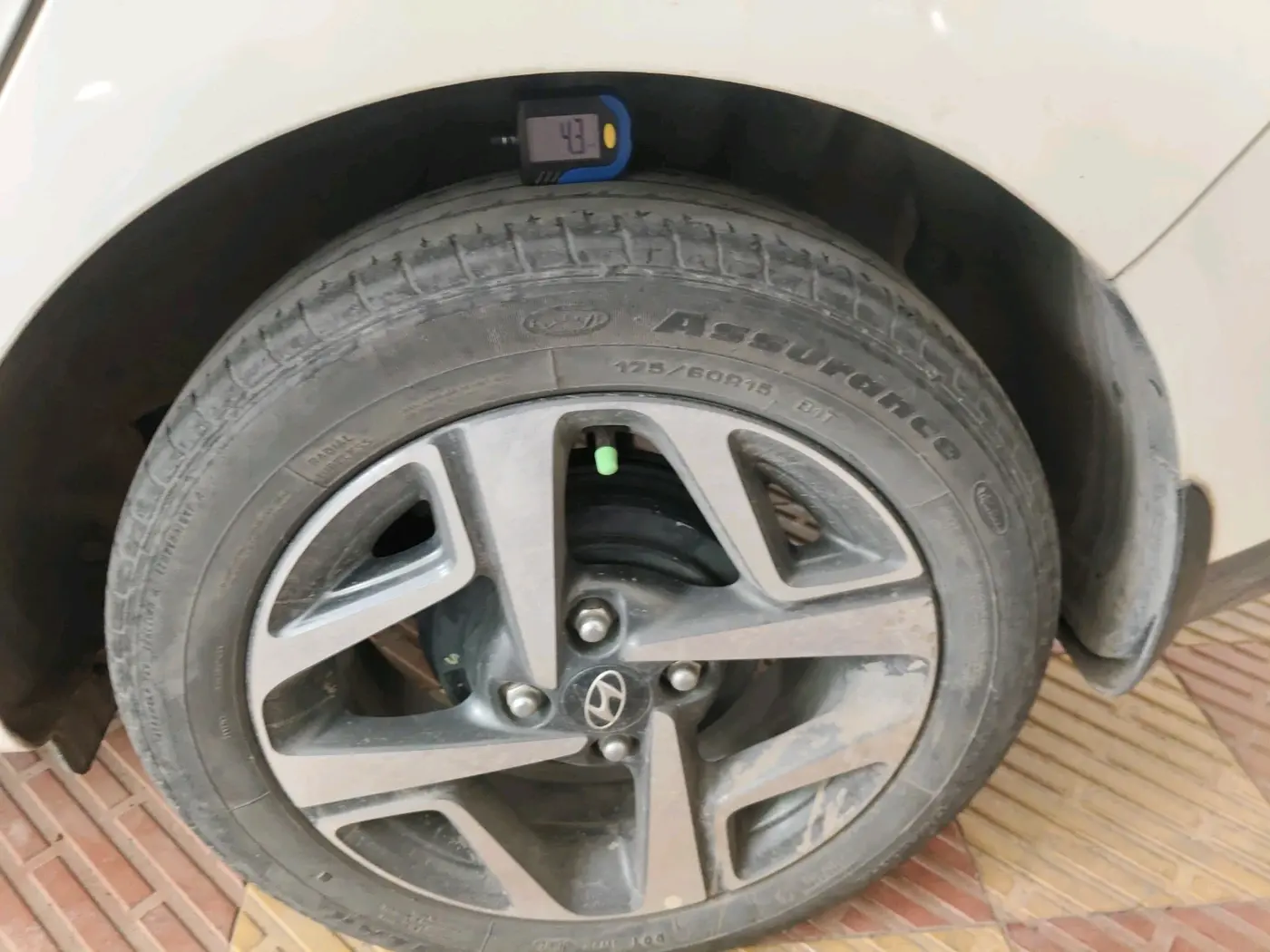 2021 Hyundai AURA SX 1.2, Petrol, Manual, 32,155 km, tyre