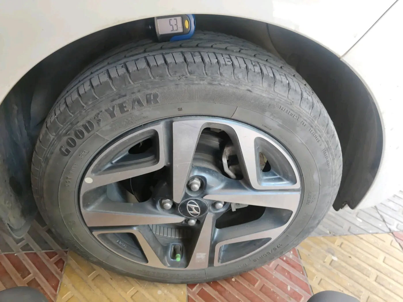 2021 Hyundai AURA SX 1.2, Petrol, Manual, 32,155 km, tyre