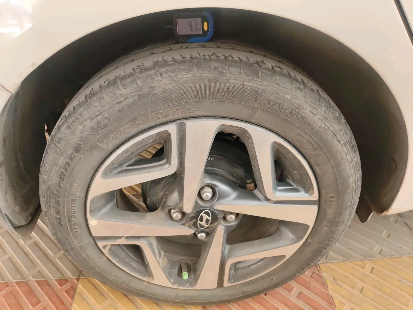2021 Hyundai AURA SX 1.2, Petrol, Manual, 32,155 km, tyre