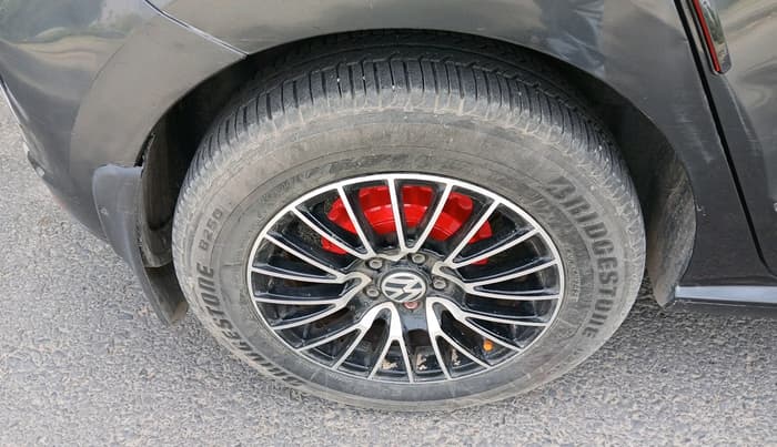 2019 Volkswagen Polo TRENDLINE 1.0L, Petrol, Manual, 59,367 km, tyre