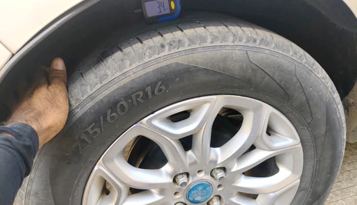 2015 Ford Ecosport TITANIUM 1.5L PETROL, Petrol, Manual, 1,00,711 km, tyre