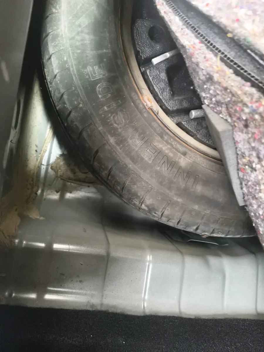 2022 Tata PUNCH ADVENTURE MT, Petrol, Manual, 20,859 km, tyre