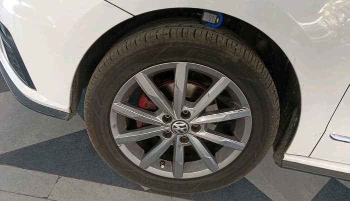 2022 Volkswagen Vento HIGHLINE PLUS 1.0L TSI AT, Petrol, Automatic, 38,410 km, tyre