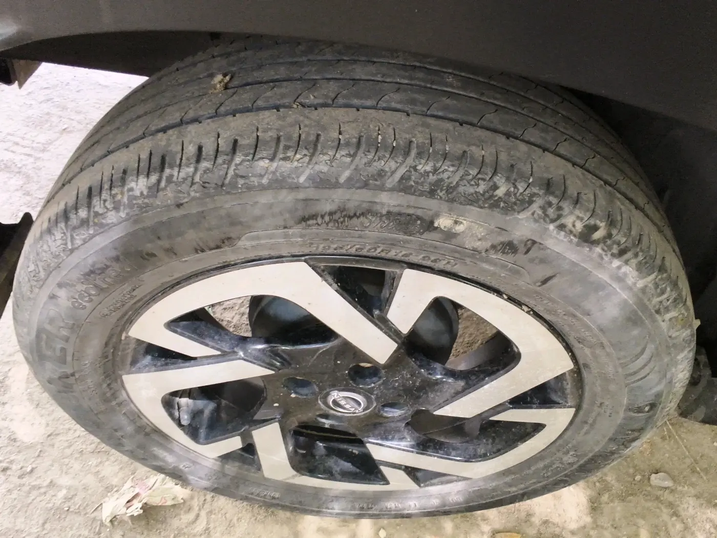 2022 Nissan MAGNITE XV RED EDITION, Petrol, Manual, 38,187 km, tyre
