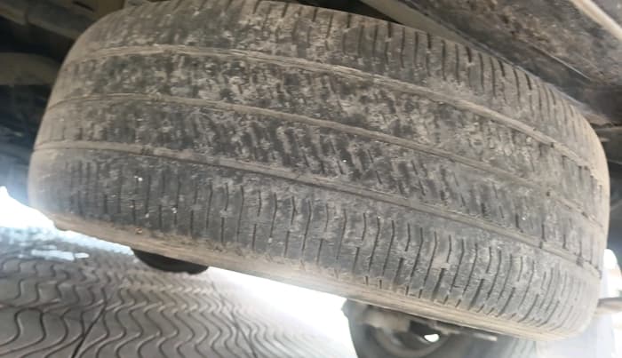 2012 Chevrolet Tavera NEO 3 LS 10 STR BS III, Diesel, Manual, 4,03,291 km, tyre