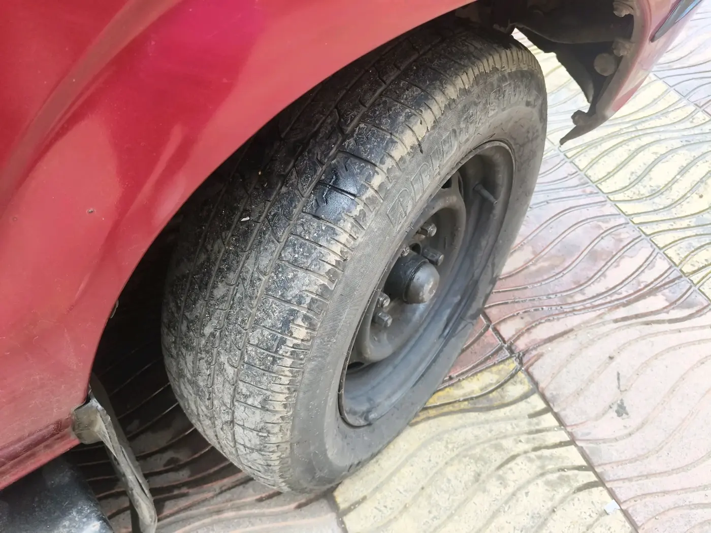 2012 Chevrolet Tavera NEO 3 LS 10 STR BS III, Diesel, Manual, 4,03,291 km, tyre