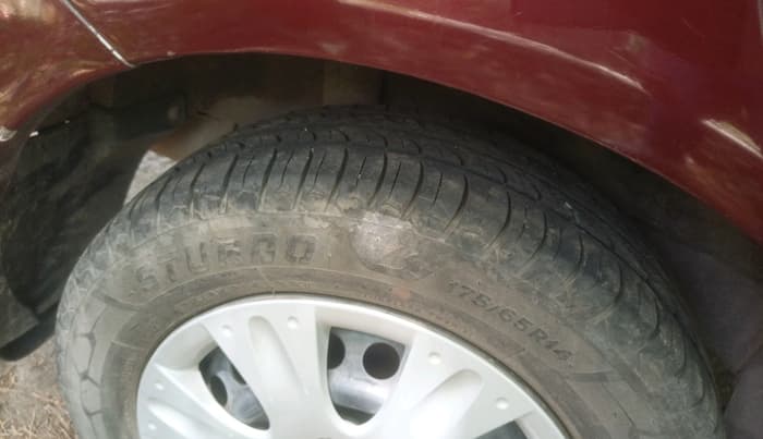 2013 Honda Amaze 1.2L I-VTEC S, Petrol, Manual, 89,282 km, tyre