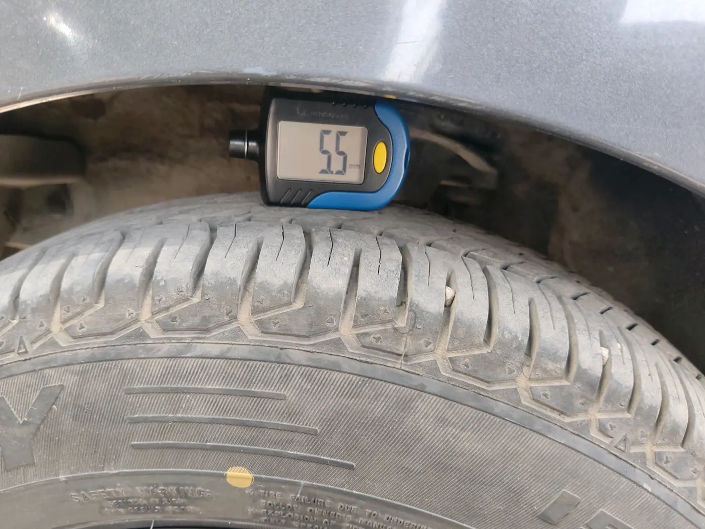 2011 Hyundai i10 MAGNA 1.2, Petrol, Manual, 1,23,722 km, tyre