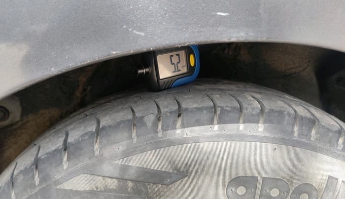 2011 Hyundai i10 MAGNA 1.2, Petrol, Manual, 1,23,722 km, tyre