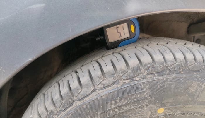 2011 Hyundai i10 MAGNA 1.2, Petrol, Manual, 1,23,722 km, tyre