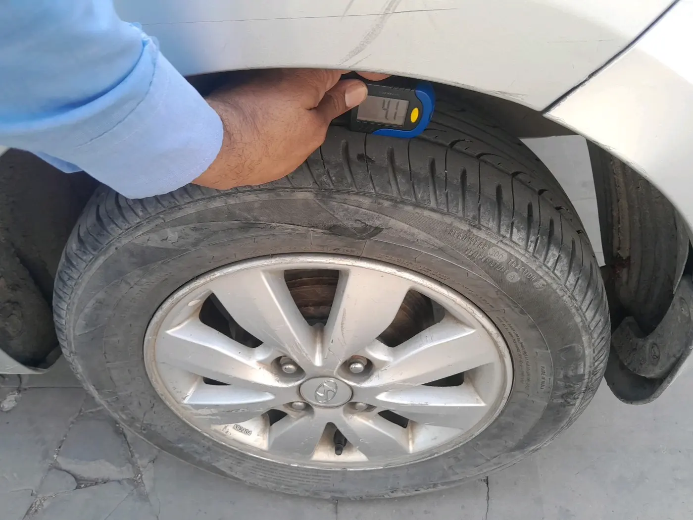 2013 Hyundai i20 SPORTZ 1.2, Petrol, Manual, 1,54,074 km, tyre