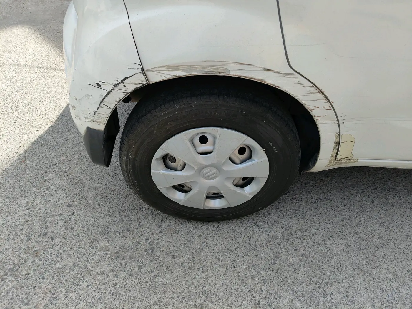 2013 Maruti Ritz LXI, Petrol, Manual, 1,46,532 km, tyre