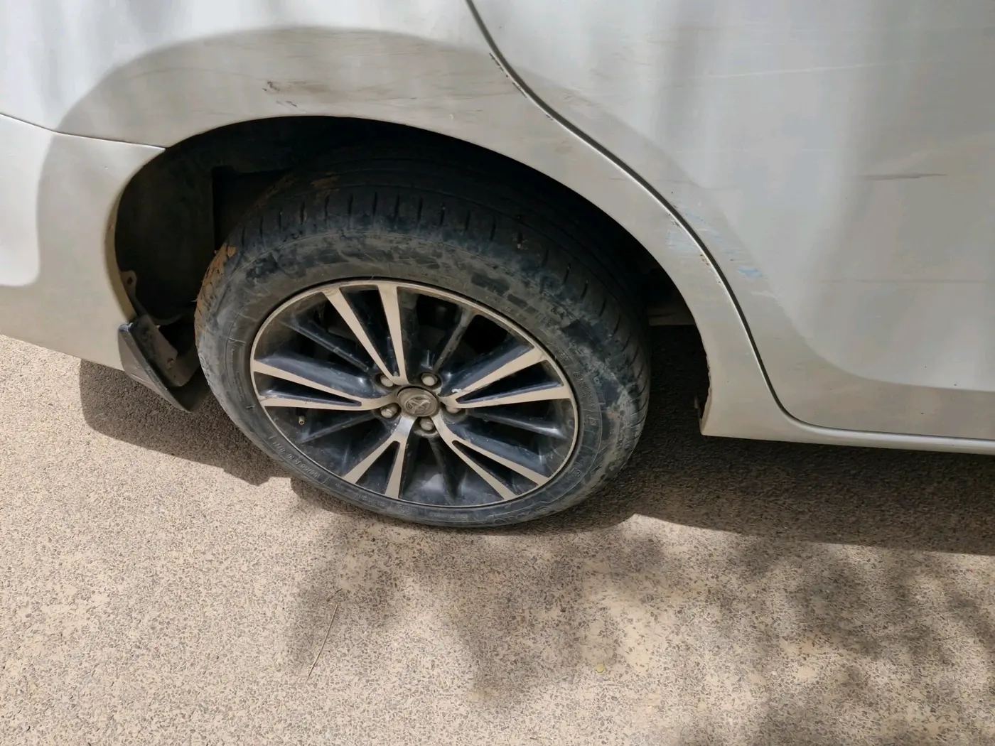 2017 Toyota Corolla Altis VL CVT PETROL, Petrol, Automatic, 1,02,751 km, tyre