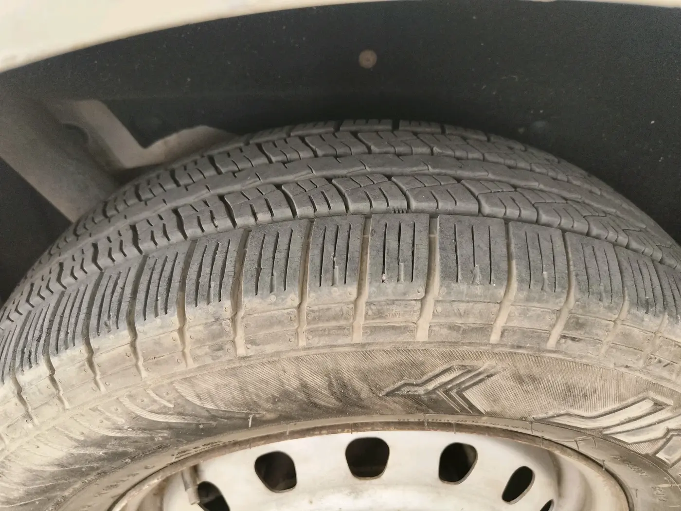 2019 Mahindra MARAZZO M2 8 STR, Diesel, Manual, 2,03,064 km, tyre
