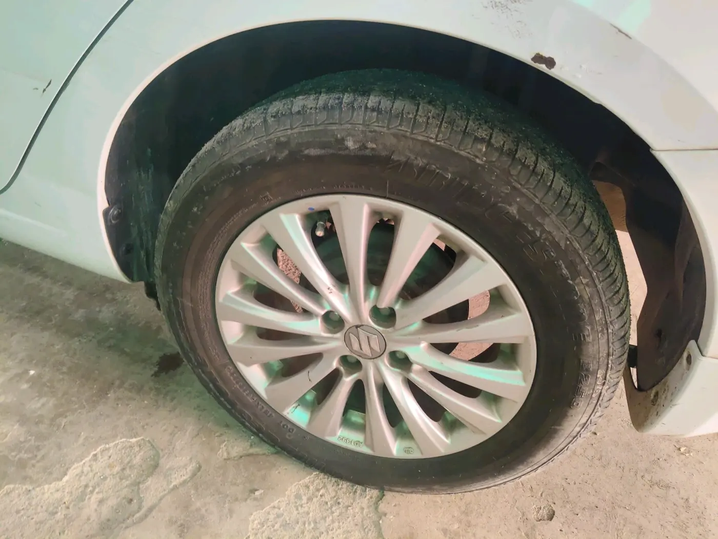 2015 Maruti Ciaz ZXI, Petrol, Manual, 78,557 km, tyre