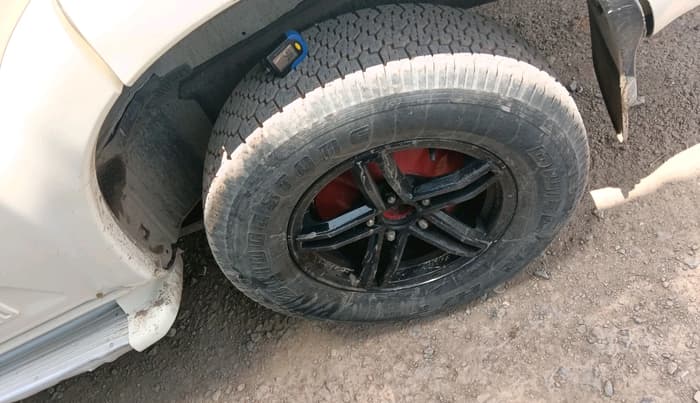 2016 Mahindra Scorpio S2, Diesel, Manual, 1,36,570 km, tyre