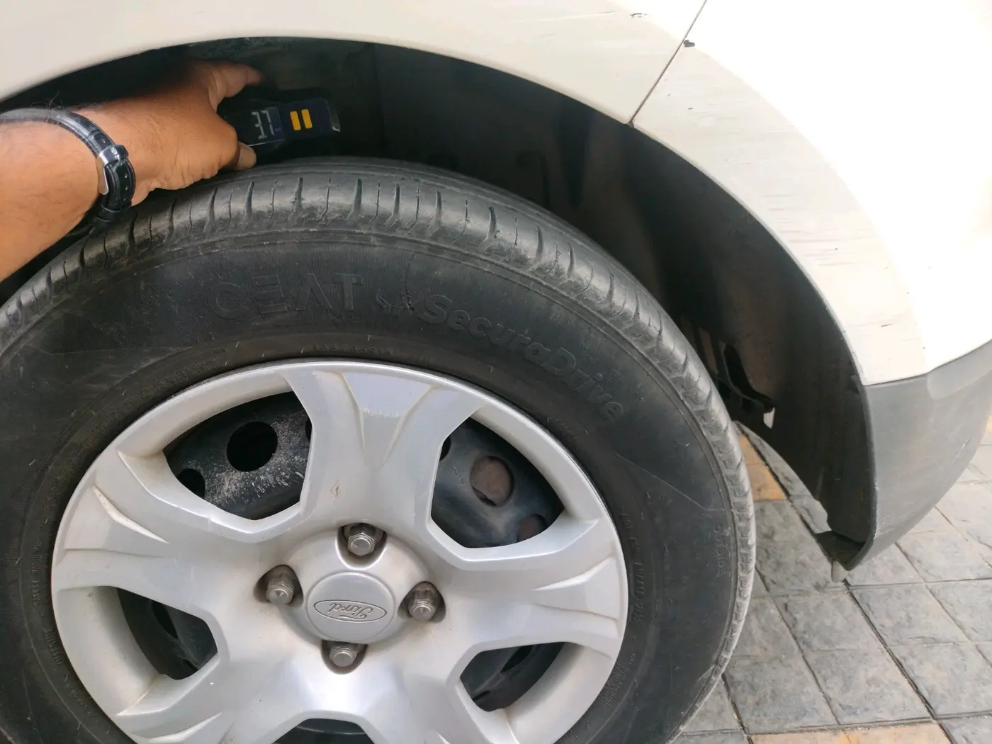 2014 Ford Ecosport TREND 1.5L DIESEL, Diesel, Manual, 1,21,048 km, tyre