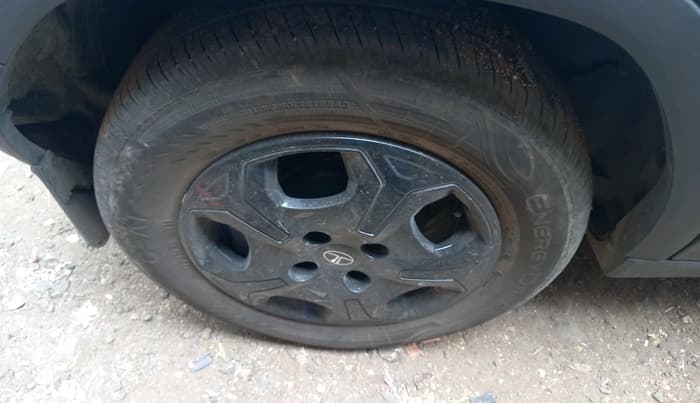 2025 Tata PUNCH Accomplished Plus (S) iCNG, CNG, Manual, 6,160 km, tyre