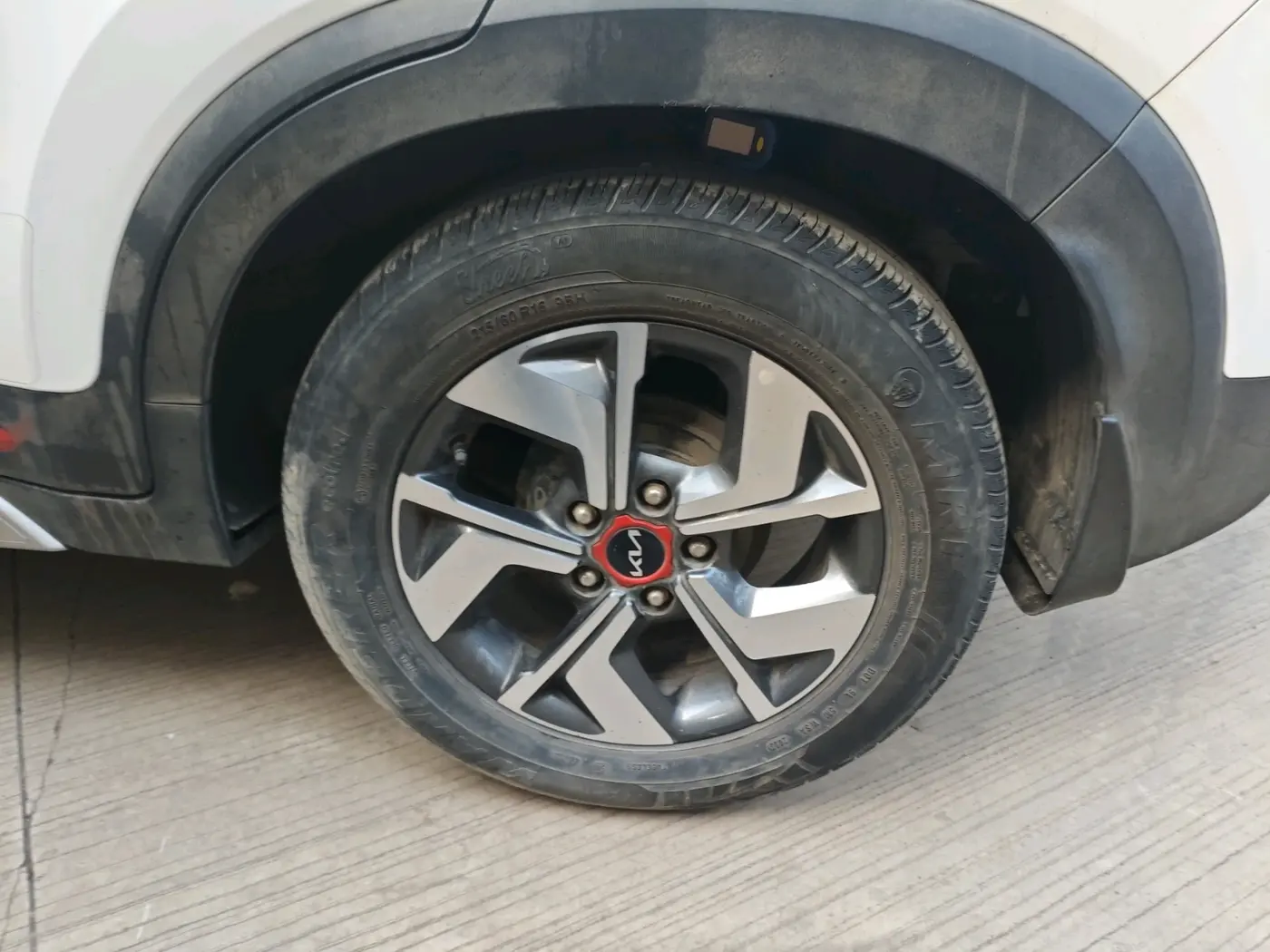 2023 KIA SONET HTX ANNIVERSARY EDITION 1.5 AT, Diesel, Automatic, 50,902 km, tyre