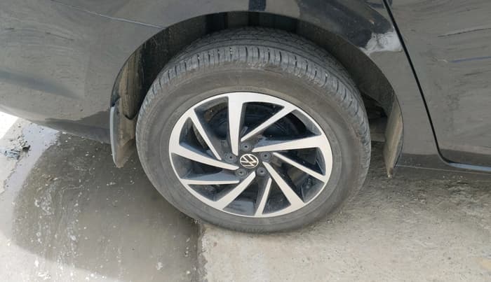 2024 Volkswagen VIRTUS TOPLINE TSI 1.0 AT, Petrol, Automatic, 19,767 km, tyre