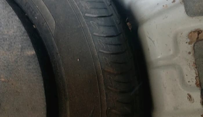 2021 Mahindra XUV300 W8 (O) 1.2 PETROL, Petrol, Manual, 99,178 km, tyre