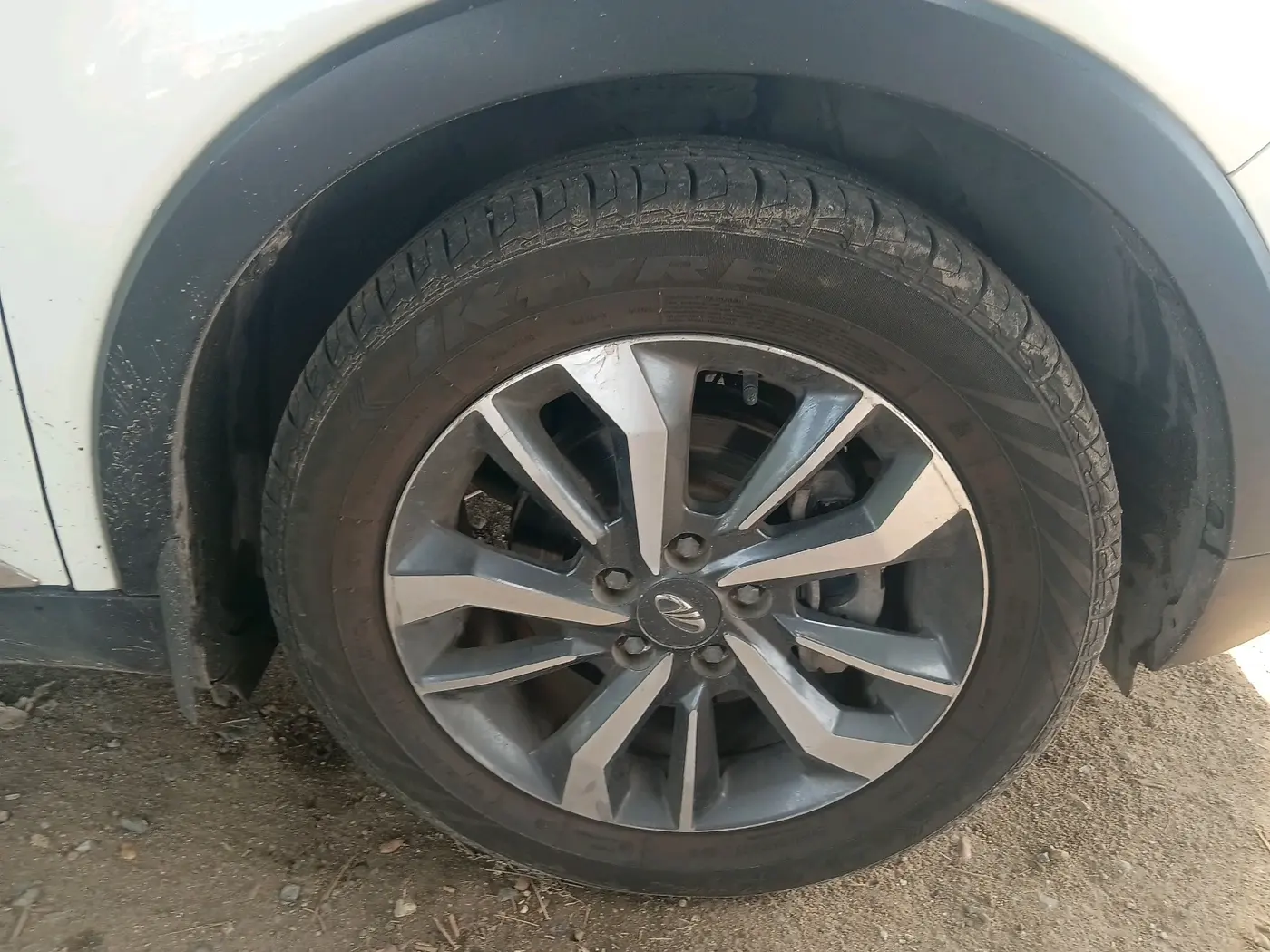2021 Mahindra XUV300 W8 (O) 1.2 PETROL, Petrol, Manual, 99,178 km, tyre