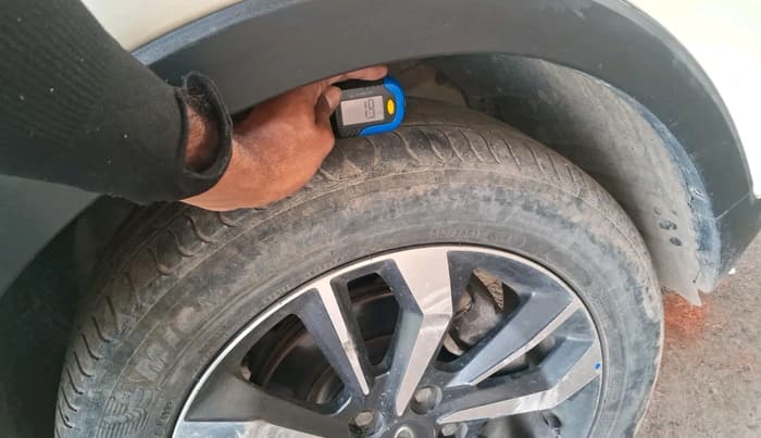 2019 Mahindra XUV300 W8 (O) 1.2 PETROL, Petrol, Manual, 83,828 km, tyre