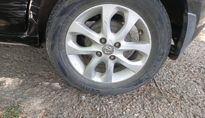 2015 Nissan Micra XV CVT, Petrol, Automatic, 78,620 km, tyre