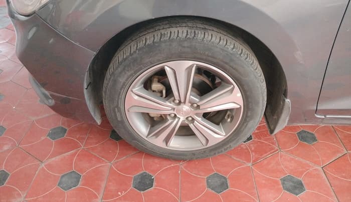 2017 Hyundai Verna 1.6 CRDI SX + AT, Diesel, Automatic, 93,558 km, tyre